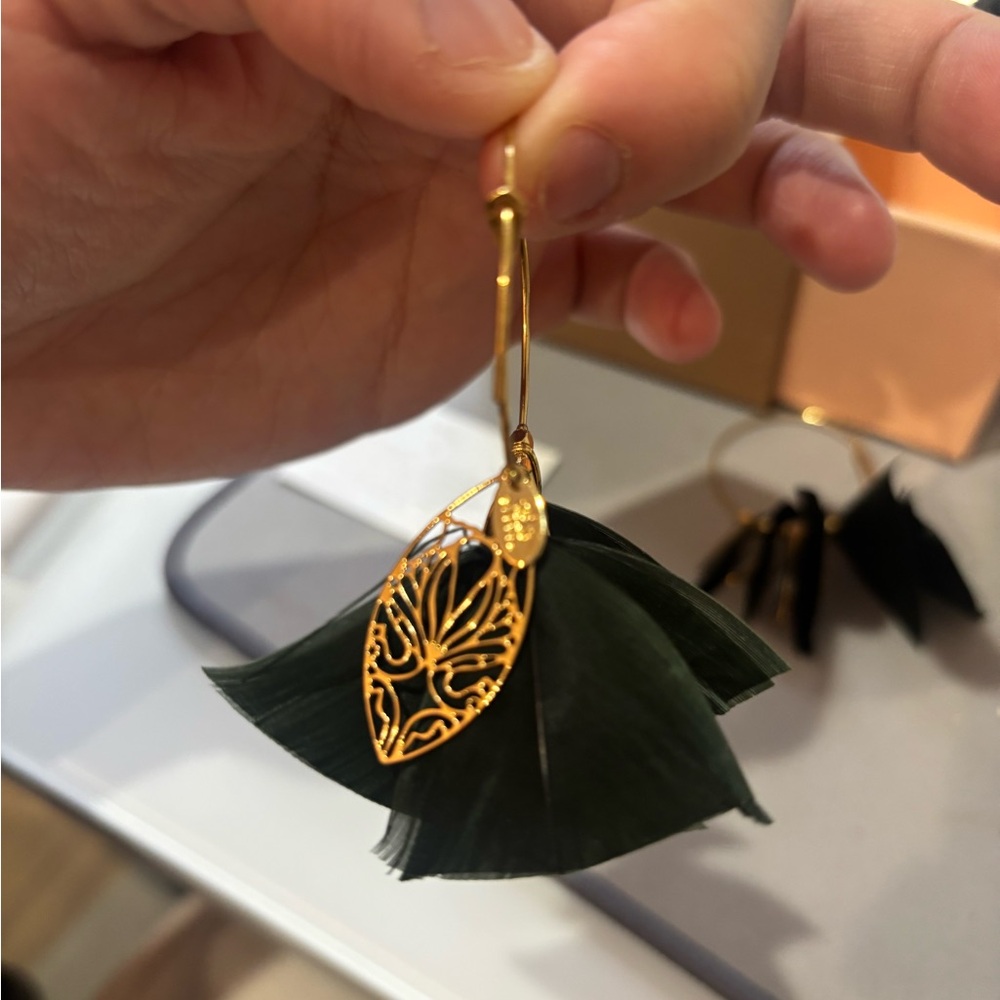 GAS Bijoux Gold and Black Earrings - Picture 5 of 7